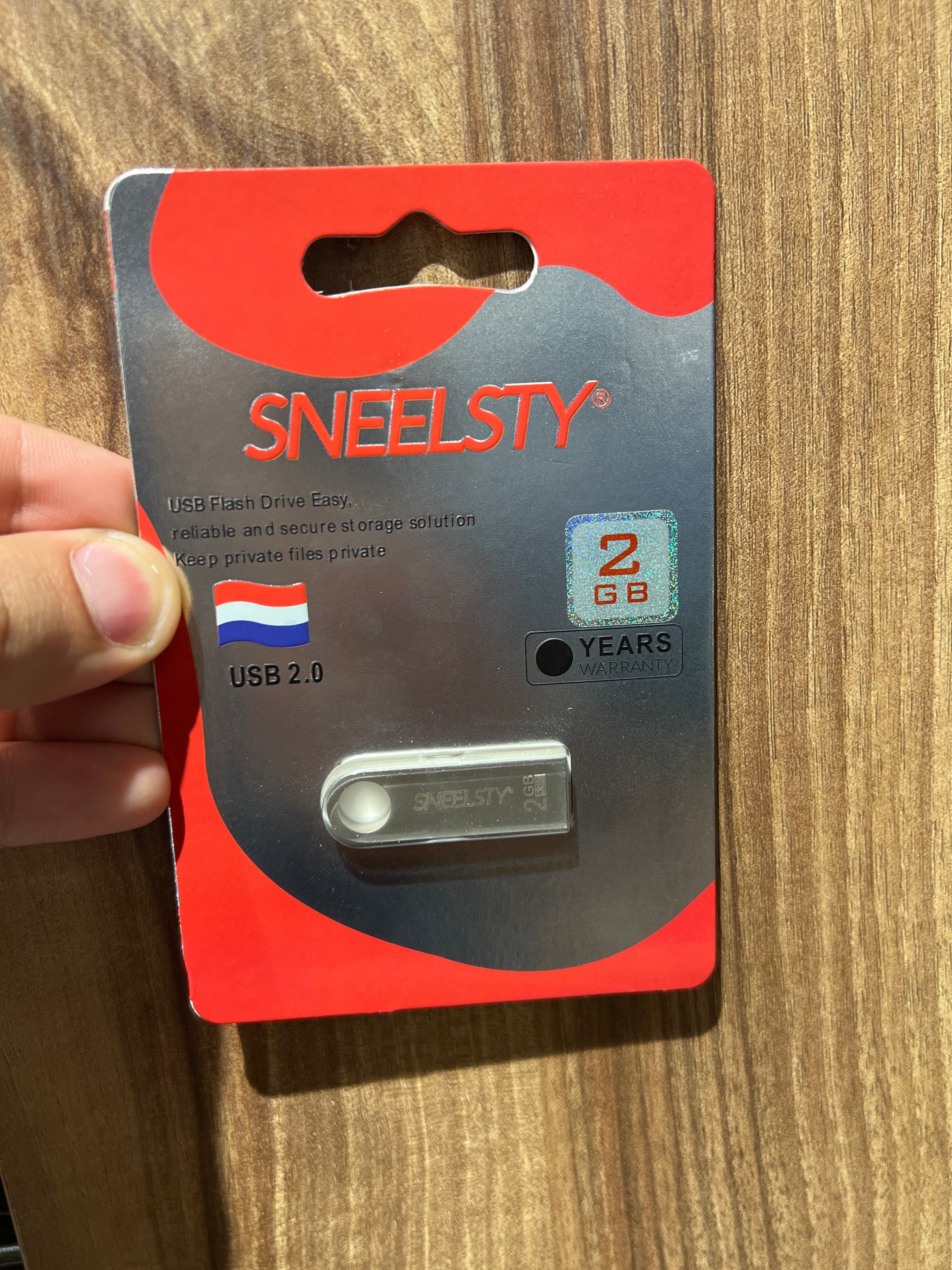 SNEELSTY 2GB USB 2.0 Flash Drive - Compact Data Storage